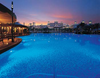 Al Qasr Hotel -pool area